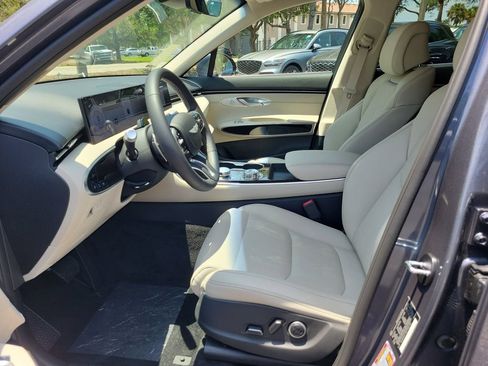 New 2026 Genesis GV70 2.5T AWD/4WD image 8