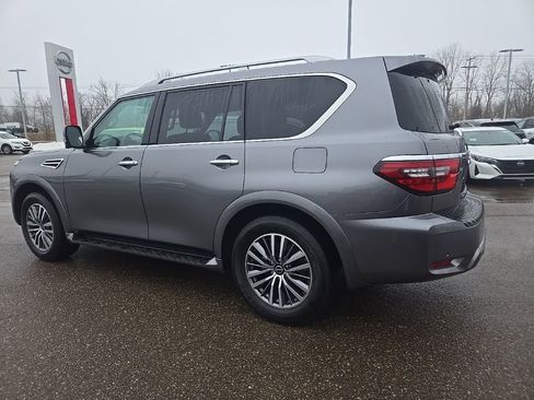 Used 2024 Nissan Armada SL w/ Captain's Chairs Package image 5