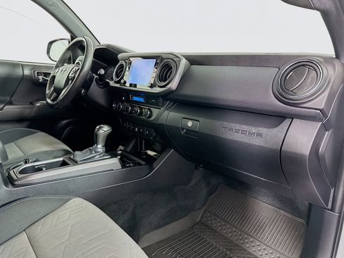 Certified 2023 Toyota Tacoma TRD Off-Road w/ Technology Package AWD/4WD image 27