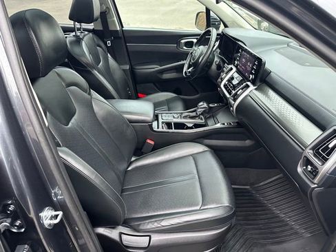 Used 2021 Kia Sorento S w/ Panoramic Sunroof Package image 13