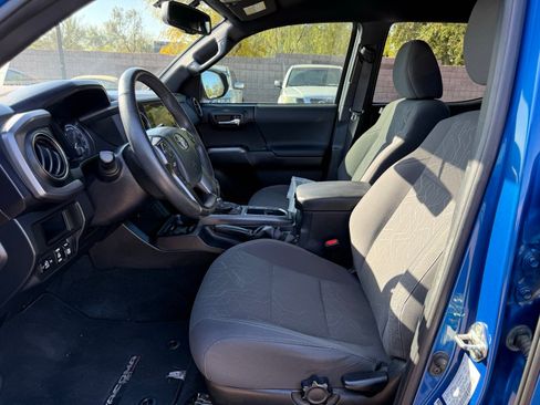 Used 2017 Toyota Tacoma TRD Off-Road w/ Tow Package image 14