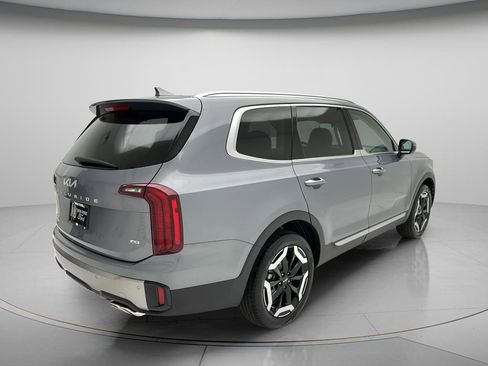 Used 2025 Kia Telluride S AWD/4WD image 8