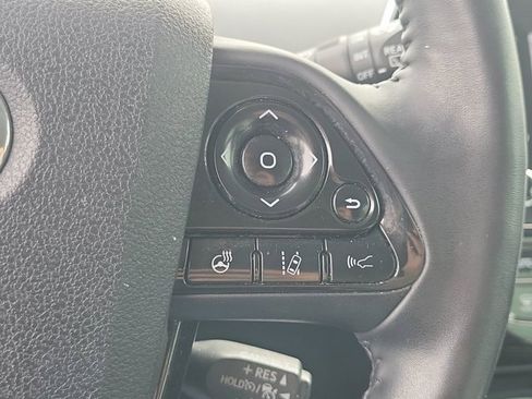 Used 2021 Toyota Prius XLE image 32