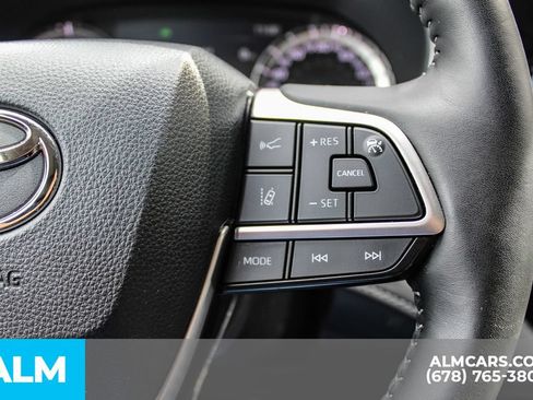 Used 2025 Toyota Highlander XLE AWD/4WD image 27