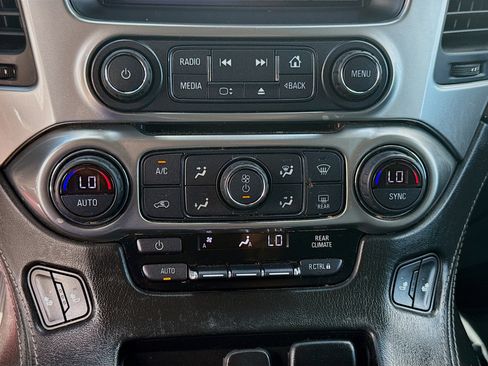 Used 2018 Chevrolet Suburban LT image 13