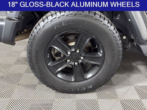 Used 2023 Jeep Wrangler Unlimited Sahara image 14