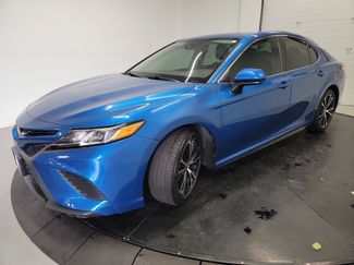 Used 2020 Toyota Camry SE FWD video 3