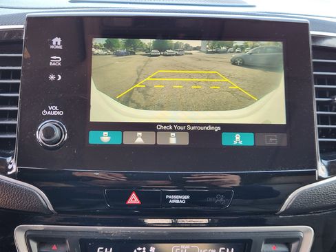 Used 2021 Honda Pilot Touring image 14