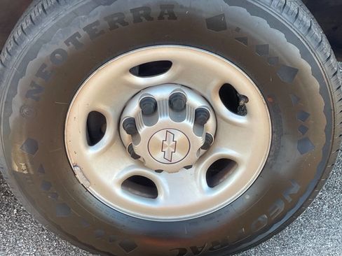 Used 2018 Chevrolet Express 2500 w/ Driver Convenience Package image 7