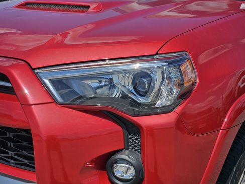 Used 2021 Toyota 4Runner TRD Off-Road AWD/4WD image 8