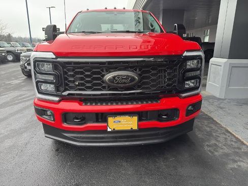 Certified 2025 Ford F350 Lariat w/ Black Appearance Package image 2