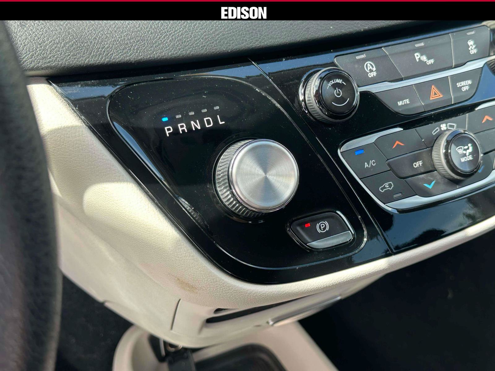 Used 2019 Chrysler Pacifica LX FWD image 28