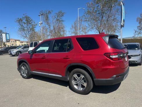 Used 2024 Honda Pilot EX-L image 4