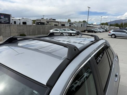 Used 2025 Toyota RAV4 LE AWD/4WD image 10