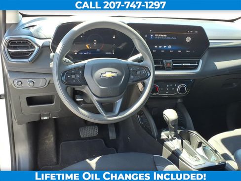 Used 2025 Chevrolet TrailBlazer LT AWD/4WD image 14