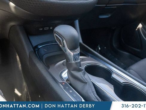 Used 2024 Chevrolet Malibu LT FWD image 9