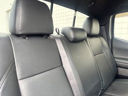 Used 2017 Toyota Tacoma TRD Off-Road image 26