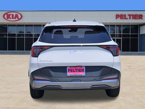 New 2026 Kia Sportage LX FWD image 4