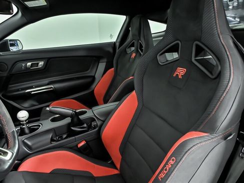 Used 2019 Ford Mustang Shelby GT350R w/ GT350R Equipment Group 920A RWD image 17