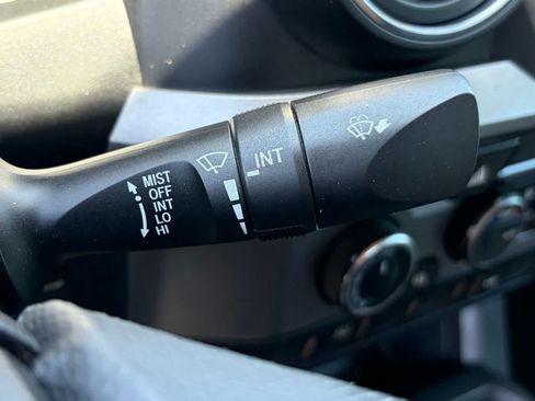 Used 2021 Toyota Tacoma SR5 AWD/4WD image 16