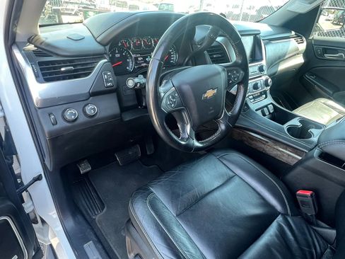 Used 2019 Chevrolet Suburban LT image 15