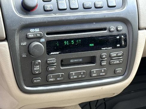 Used 2005 Cadillac De Ville DHS w/ Equipment Group FWD image 11