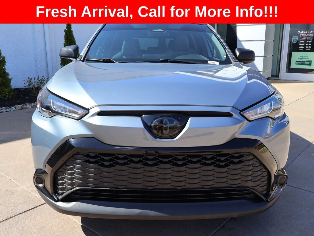 Used 2024 Toyota Corolla Cross AWD Hybrid image 2