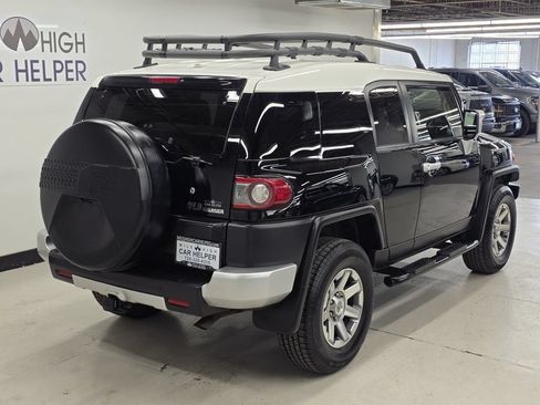 Used 2014 Toyota FJ Cruiser 4WD w/ Upgrade Package image 7