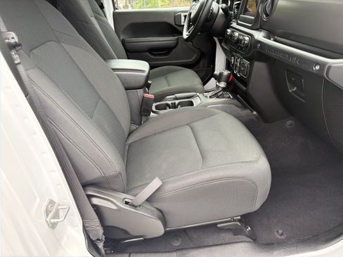 Used 2022 Jeep Wrangler Unlimited Sport AWD/4WD image 16