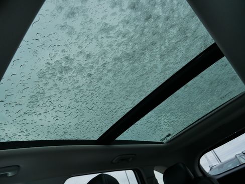 Certified 2023 Kia Sorento SX image 32