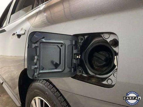 Used 2019 Nissan Pathfinder SV image 97