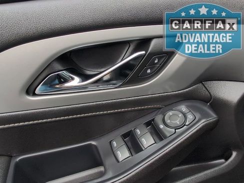 Certified 2022 Chevrolet Traverse LT image 17