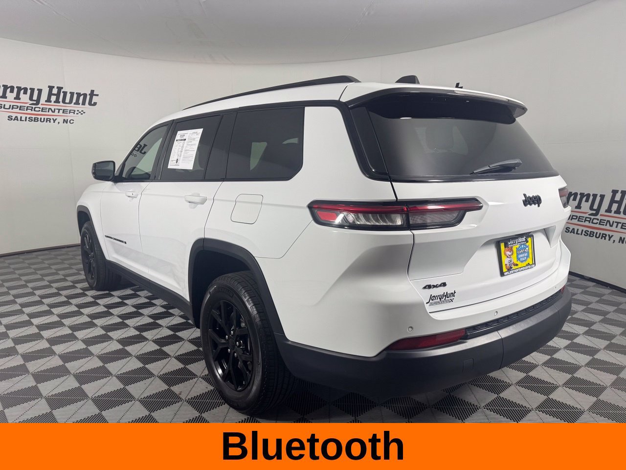 Used 2024 Jeep Grand Cherokee L Altitude AWD/4WD image 10