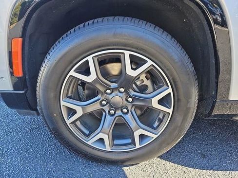 Used 2024 Jeep Wagoneer L Series III w/ Flexible Seating Group image 40