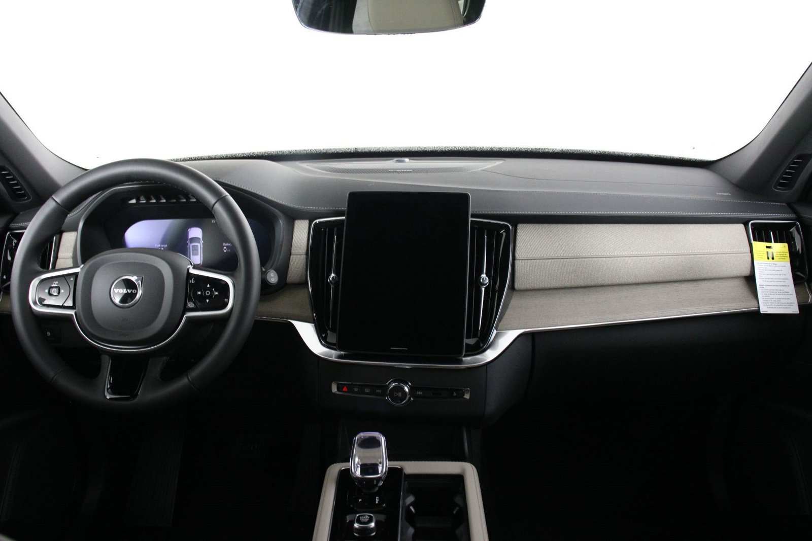New 2026 Volvo XC90 T8 Plus w/ Protection Package Premier AWD/4WD image 5