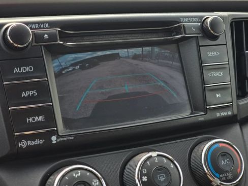 Used 2016 Toyota RAV4 LE AWD/4WD image 25