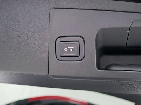 Used 2018 Cadillac XT5 Luxury image 36