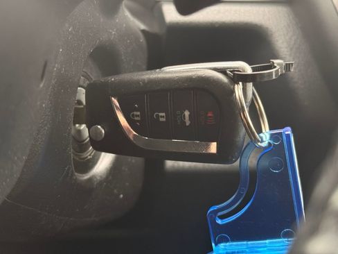 Used 2022 Toyota Camry SE image 30