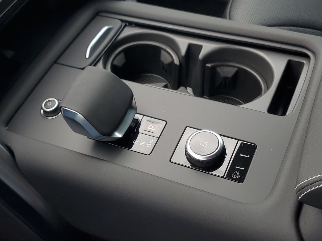 New 2026 Land Rover Discovery Limited Edition AWD/4WD image 24