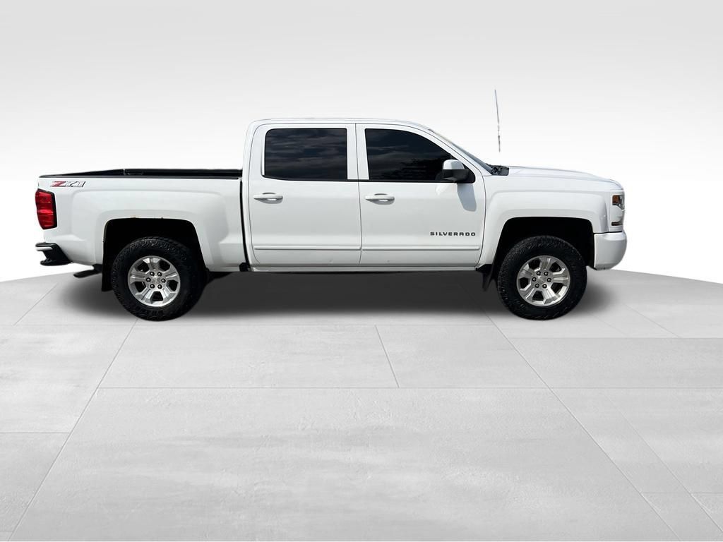 Used 2018 Chevrolet Silverado 1500 LT w/ All Star Edition AWD/4WD image 7