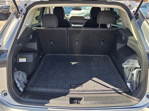 Used 2025 Volkswagen Tiguan S image 11