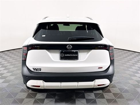 Certified 2025 Nissan Kicks SR image 22
