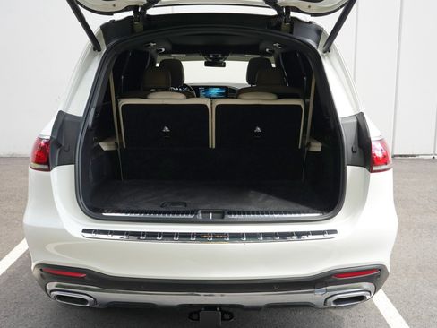 Used 2023 Mercedes-Benz GLS 450 4MATIC image 10