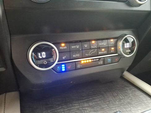 Used 2021 Ford Expedition Limited RWD image 16