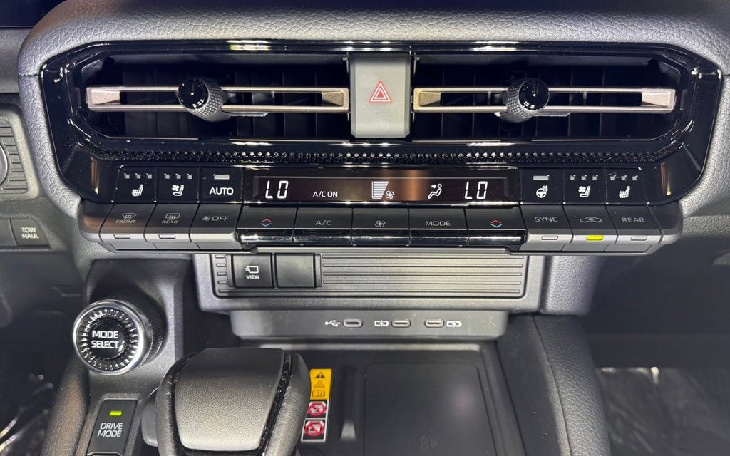 Certified 2025 Toyota Land Cruiser w/ Premium Package AWD/4WD image 38
