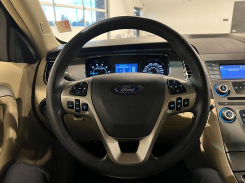 Used 2015 Ford Taurus SE image 11