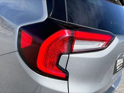 Used 2024 GMC Terrain SLE image 27