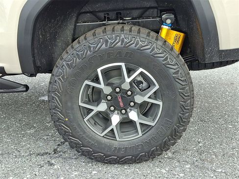 New 2026 GMC Canyon AT4X image 5