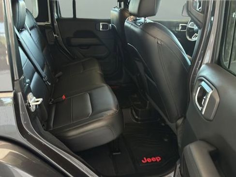 Used 2021 Jeep Wrangler Unlimited Sahara AWD/4WD image 17