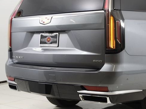 Used 2022 Cadillac Escalade ESV Premium Luxury image 54